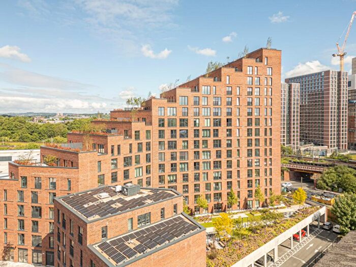 2 Bedroom Flat To Rent In Springwell Gardens, Whitehall Road, Leeds, LS12