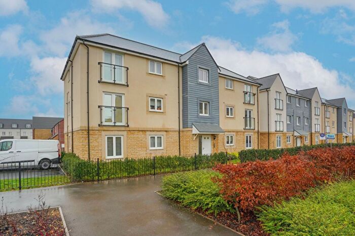 2 Bedroom Flat For Sale In Mossie Walk, Witney, OX29