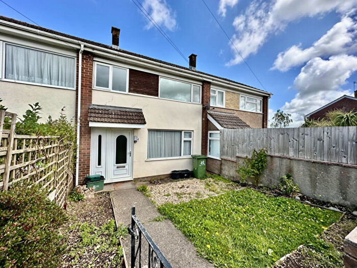 3 Bedroom Terraced House For Sale In Brecon Close, Bideford, EX39