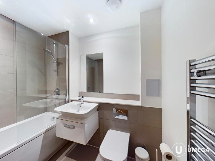 1 Bedroom Flat To Rent In Shrubhill Walk, Leith Walk, Edinburgh, EH7