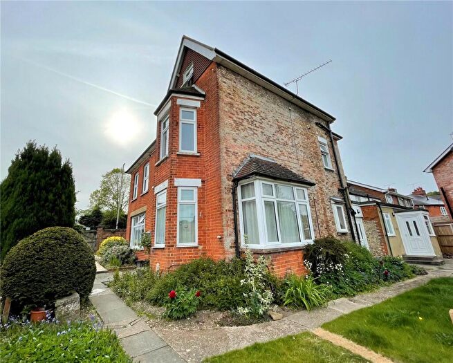 1 Bedroom Apartment To Rent In Farnborough Road, Farnham, Surrey, GU9