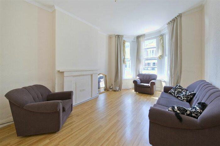 1 Bedroom Flat To Rent In Percy Road, London, W12