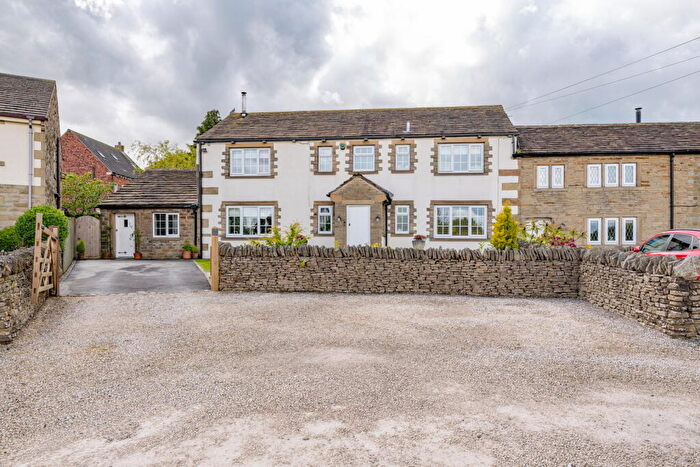 4 Bedroom Semi-Detached House For Sale In Huddersfield Road, Ingbirchworth, Penistone, S36