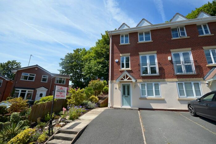5 Bedroom Town House To Rent In Boddens Hill Road, Heaton Mersey, Stockport, SK4