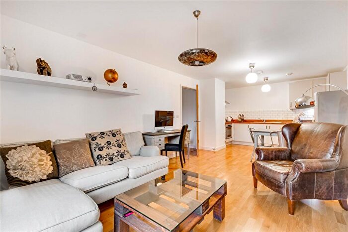 2 Bedroom Flat To Rent In Holloway Road, Islington, N7