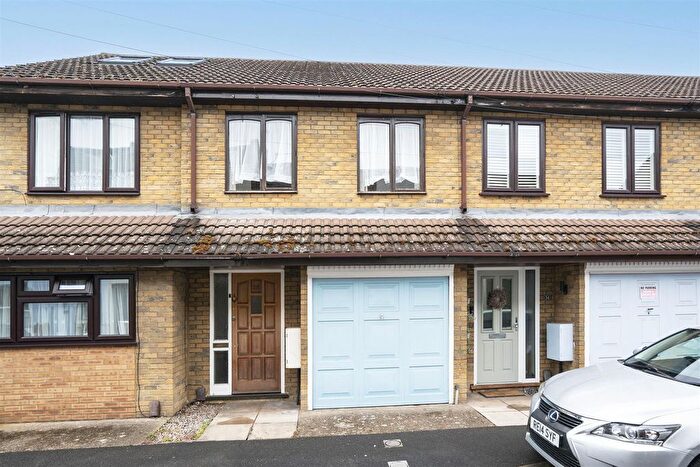 2 Bedroom Terraced House For Sale In Palestine Grove, Colliers Wood, SW19