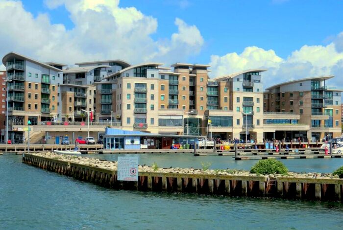 1 Bedroom Apartment To Rent In Dolphin Quays, The Quay, Poole, BH15