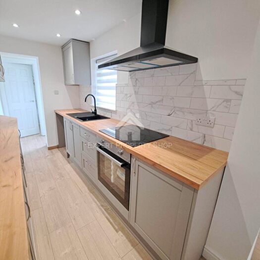 3 Bedroom House To Rent In Victoria Road, Worksop, Nottinghamshire, S80