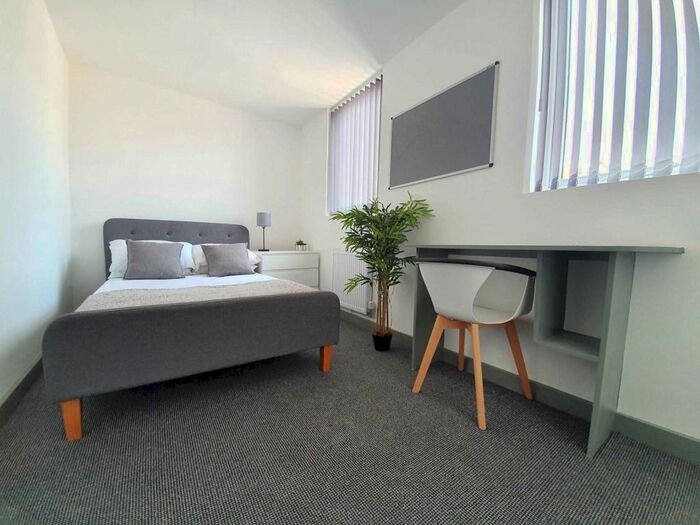 5 Bedroom Terraced House To Rent In Molyneux Road, Kensington, L6