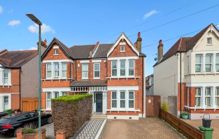 5 Bedroom Semi-Detached House To Rent In Onslow Gardens, London, SM6