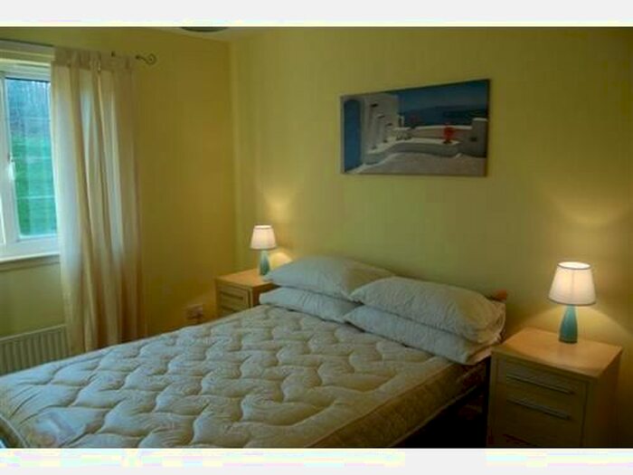 2 Bedroom Flat To Rent In Burnvale, Livingston, EH54
