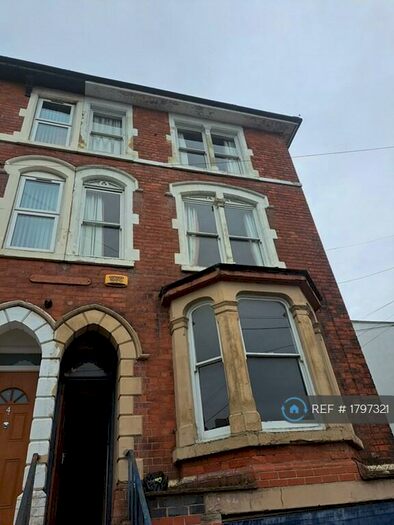 5 Bedroom Semi-Detached House To Rent In Claypol Rd, Nottingham, NG7