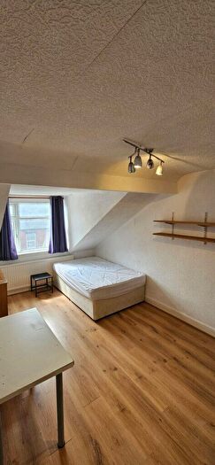 8 Bedroom Terraced House To Rent In Brudenell Avenue, Hyde Park, Leeds, LS6