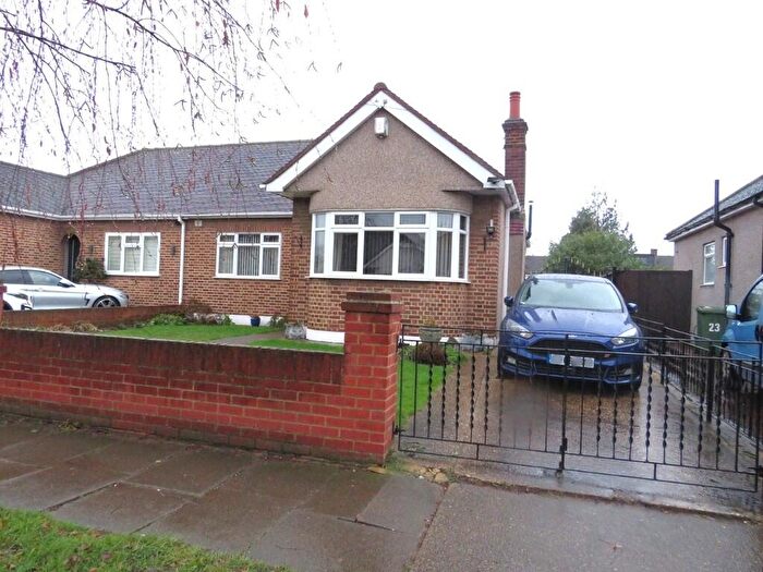 3 Bedroom Semi-Detached Bungalow For Sale In Meadow Road, North Grays, Essex, RM16