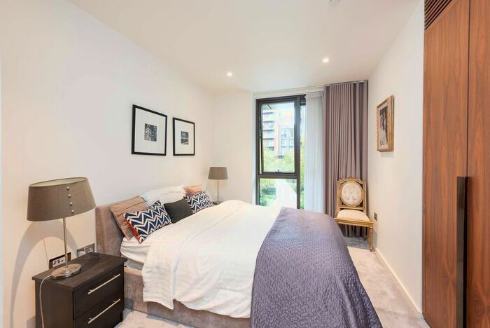2 Bedroom Flat To Rent In Embassy Gardens, Nine Elms, London, SW11