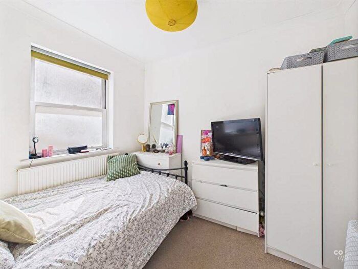 1 Bedroom Detached House To Rent In Farm Road, Hove, BN3