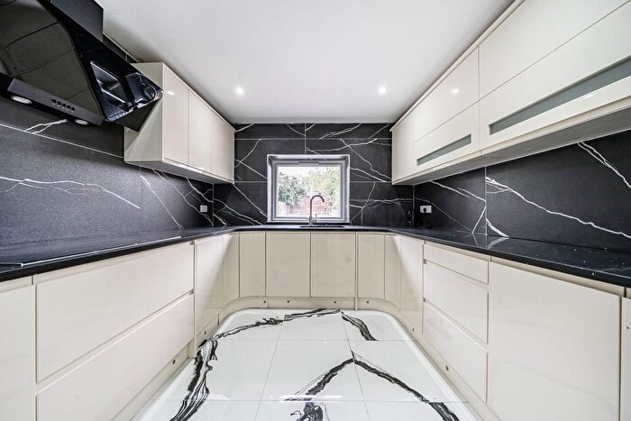 5 Bedroom Terraced House To Rent In Moor Street, Burton-On-Trent, DE14