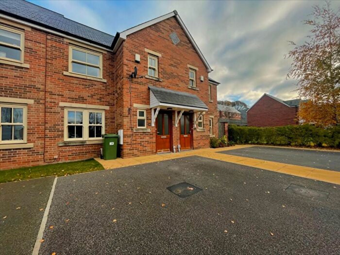 2 Bedroom House To Rent In Oak Park Drive, Leeds, West Yorkshire, LS16