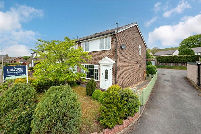 3 Bedroom End Terrace House For Sale In Chapel Road, Bingley, West Yorkshire, BD16