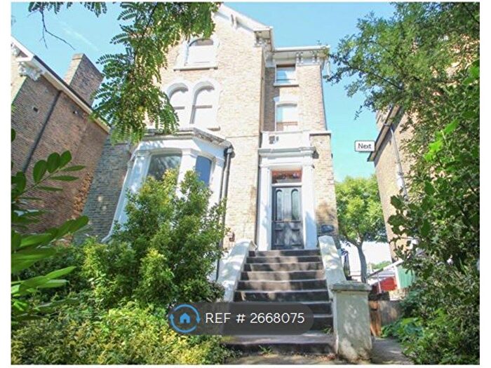2 Bedroom Flat To Rent In Manor Park, London, SE13