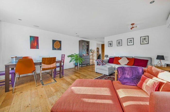 2 Bedroom Flat To Rent In Ladywell Road, London, SE13