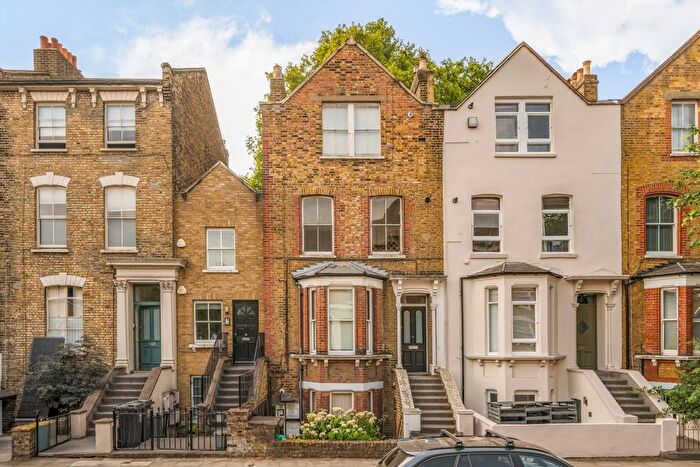 1 Bedroom Flat For Sale In Sandringham Road, London, E8