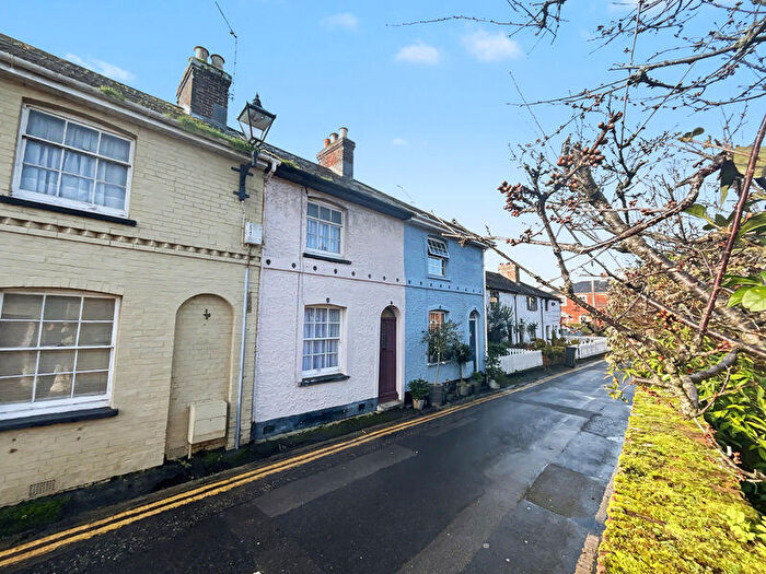 2 Bedroom Cottage For Sale In Christchurch Town Centre, BH23