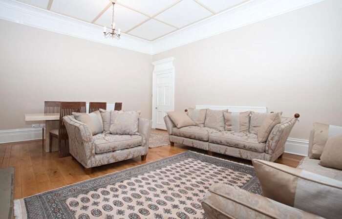 2 Bedroom Flat To Rent In Castle Hill Avenue, Folkestone, Kent, CT20