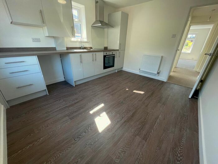 2 Bedroom Flat To Rent In South Park Road, Poole, BH12