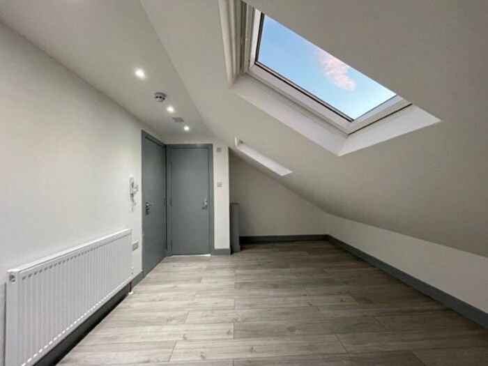 1 Bedroom Studio To Rent In Bensham Lane, Thornton Heath, CR7