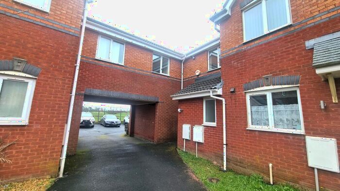 3 Bedroom Mews To Rent In Pear Tree Drive, Farnworth, BL4