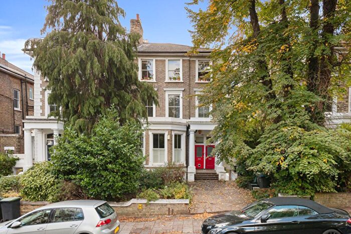 2 Bedroom Flat For Sale In Thicket Road, London, SE20