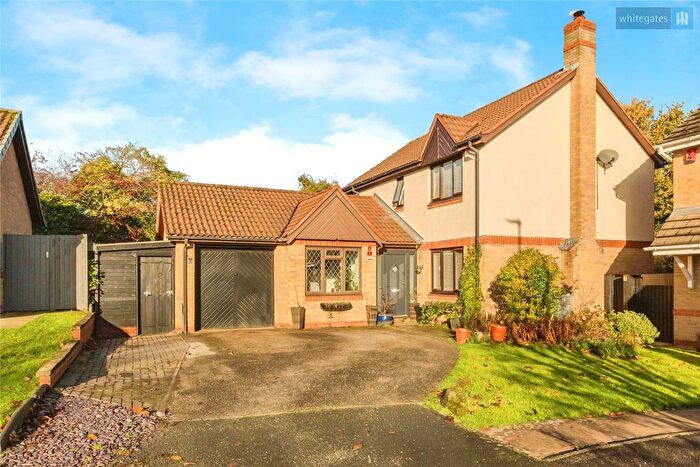 4 Bedroom Detached House For Sale In Fourseasons Close, Crewe, Cheshire, CW2