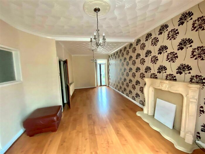 4 Bedroom Semi-Detached House To Rent In Byron Street, Cwmaman, Aberdare, CF44