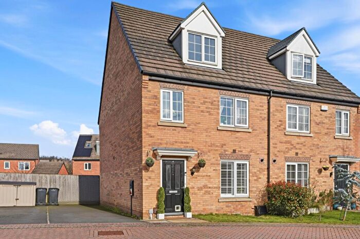 4 Bedroom Semi Detached House For Sale In Yew Road, Leeds, LS14