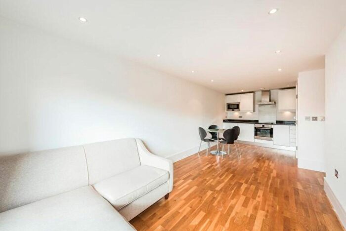 1 Bedroom Maisonette To Rent In Langford Mews, SW11