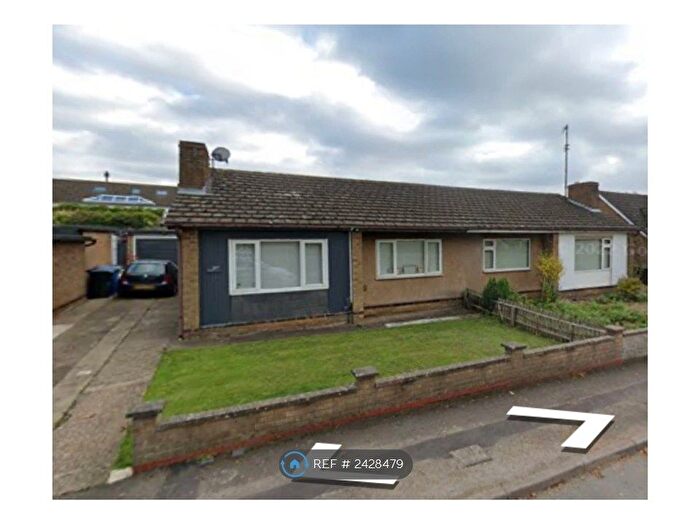 2 Bedroom Bungalow To Rent In Rockingham Road, Kettering, NN16