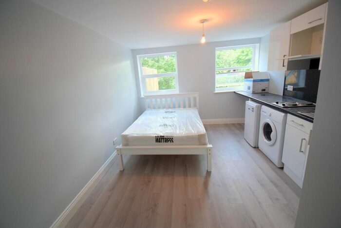 Studio To Rent In Kingsland Road, London, E8
