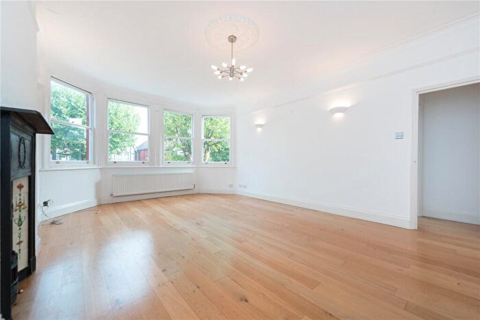 2 Bedroom Apartment To Rent In Dartmouth Road, London, NW2