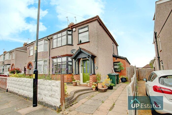 3 Bedroom Semi-Detached House To Rent In Lutterworth Road, Wyken, Coventry, CV2