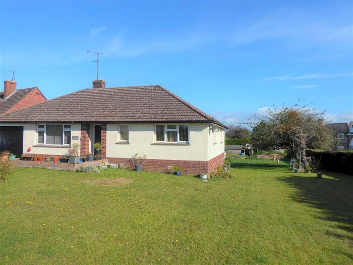 3 Bedroom Detached Bungalow To Rent In Thornhill Road, Stalbridge, Sturminster Newton DT10