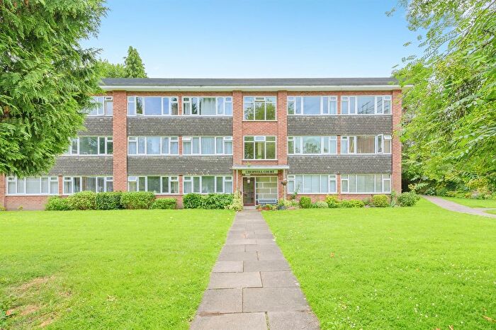 2 Bedroom Flat For Sale In Garrard Gardens, Sutton Coldfield, B73