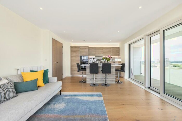 3 Bedroom Flat To Rent In Duke Of Wellington Avenue London, SE18