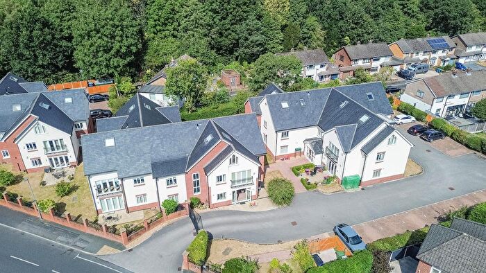 2 Bedroom Flat For Sale In Bradshaw Lane, Grappenhall, Warrington, WA4