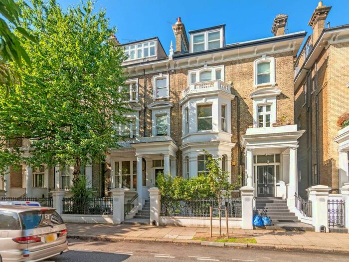 1 Bedroom Flat To Rent In Redcliffe Gardens, London, SW10