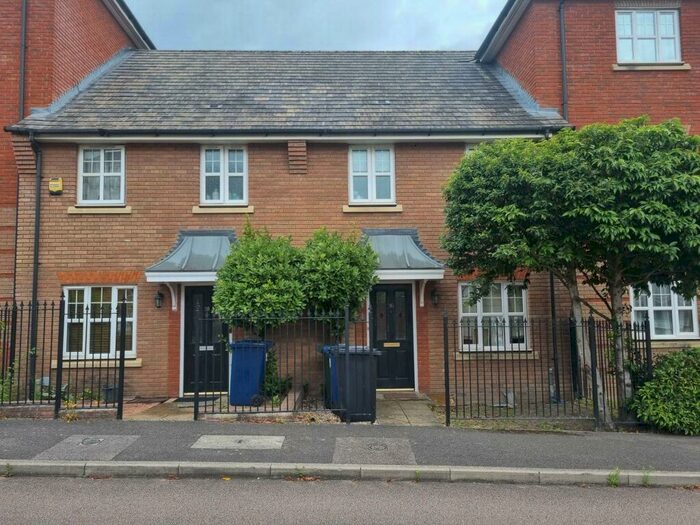 3 Bedroom House To Rent In Kingsbridge Drive, Mill Lane, NW7