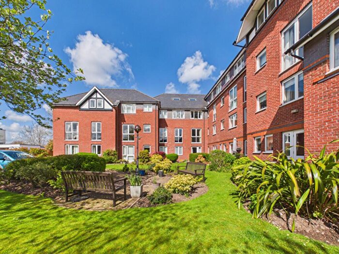 2 Bedroom Apartment For Sale In Hawthorn Court, DE22