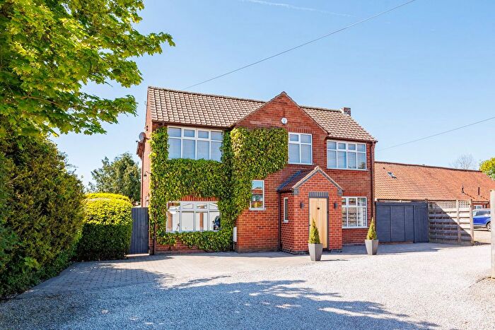5 Bedroom Detached House For Sale In Wheeldale Drive, York, YO32