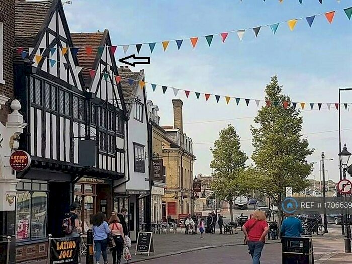 2 Bedroom Flat To Rent In High Street, Rochester, ME1