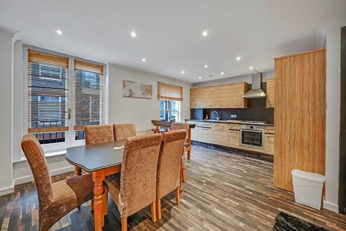 3 Bedroom Mews To Rent In Elgin Mews North, London, W9